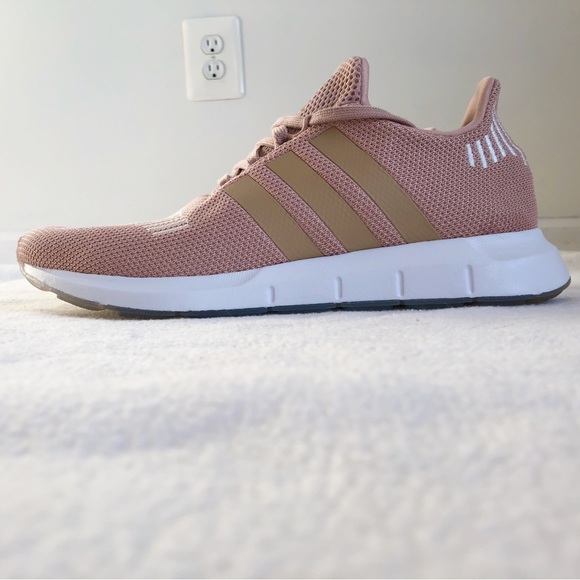 Adidas Swift Run Women’s Ashpea & White Sneaker Running Shoe, size 9 Medium - Picture 6 of 16